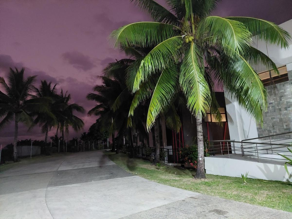 Nasau Resort & Villas Nadi Exteriör bild