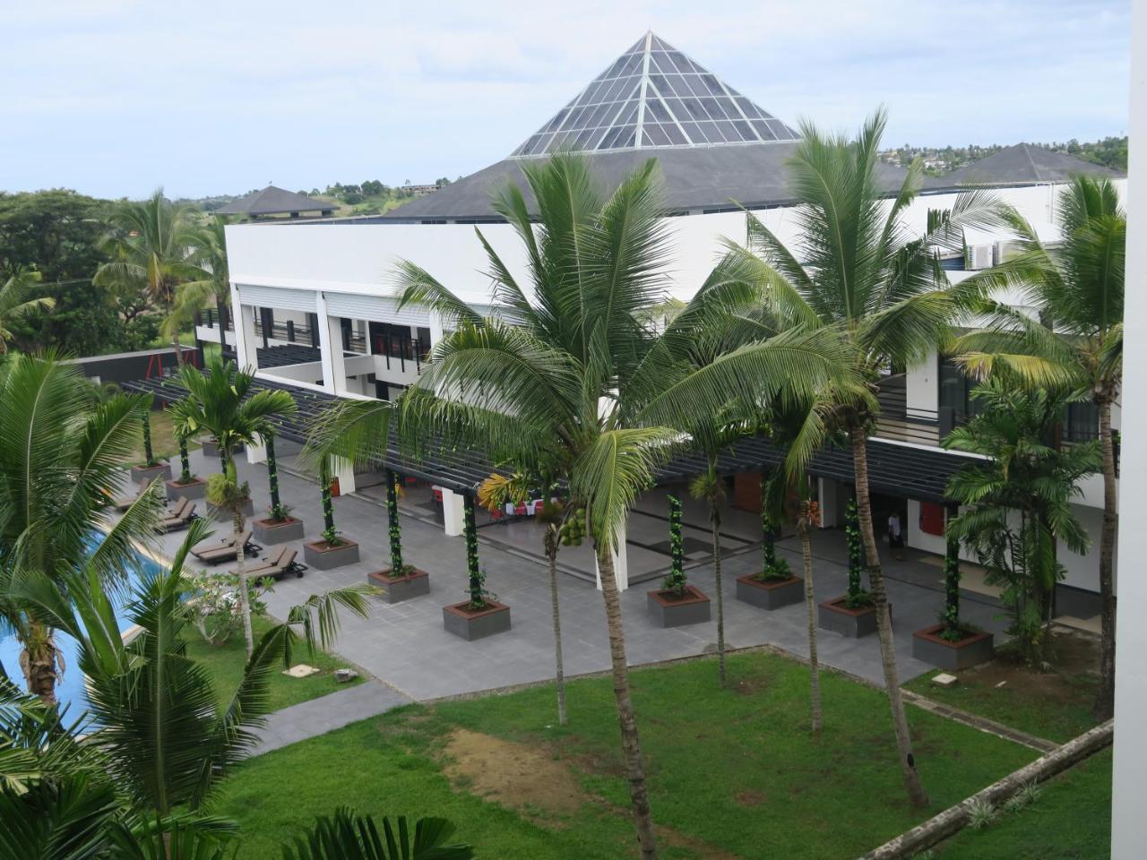 Nasau Resort & Villas Nadi Exteriör bild